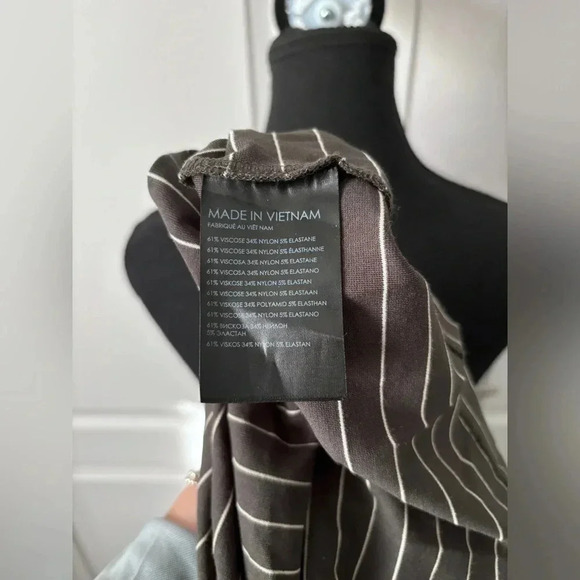 Club Monaco | Olive + White Striped Maxi Dress W/ Keyhole Back  | Size 14 - Picture 3 of 11